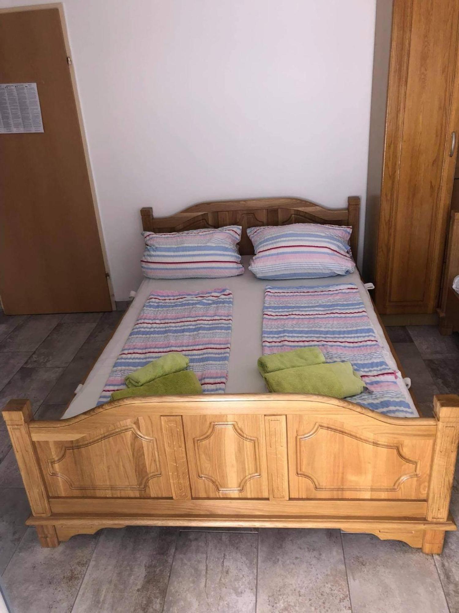 Krk Kornic Apartments Chambre photo