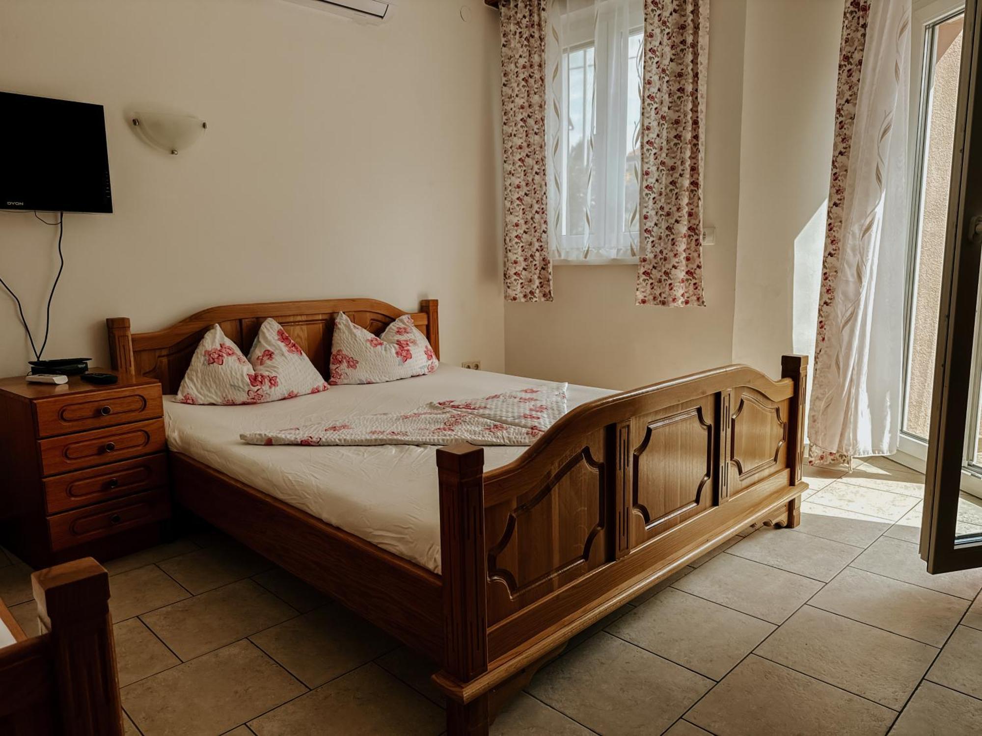 Krk Kornic Apartments Extérieur photo