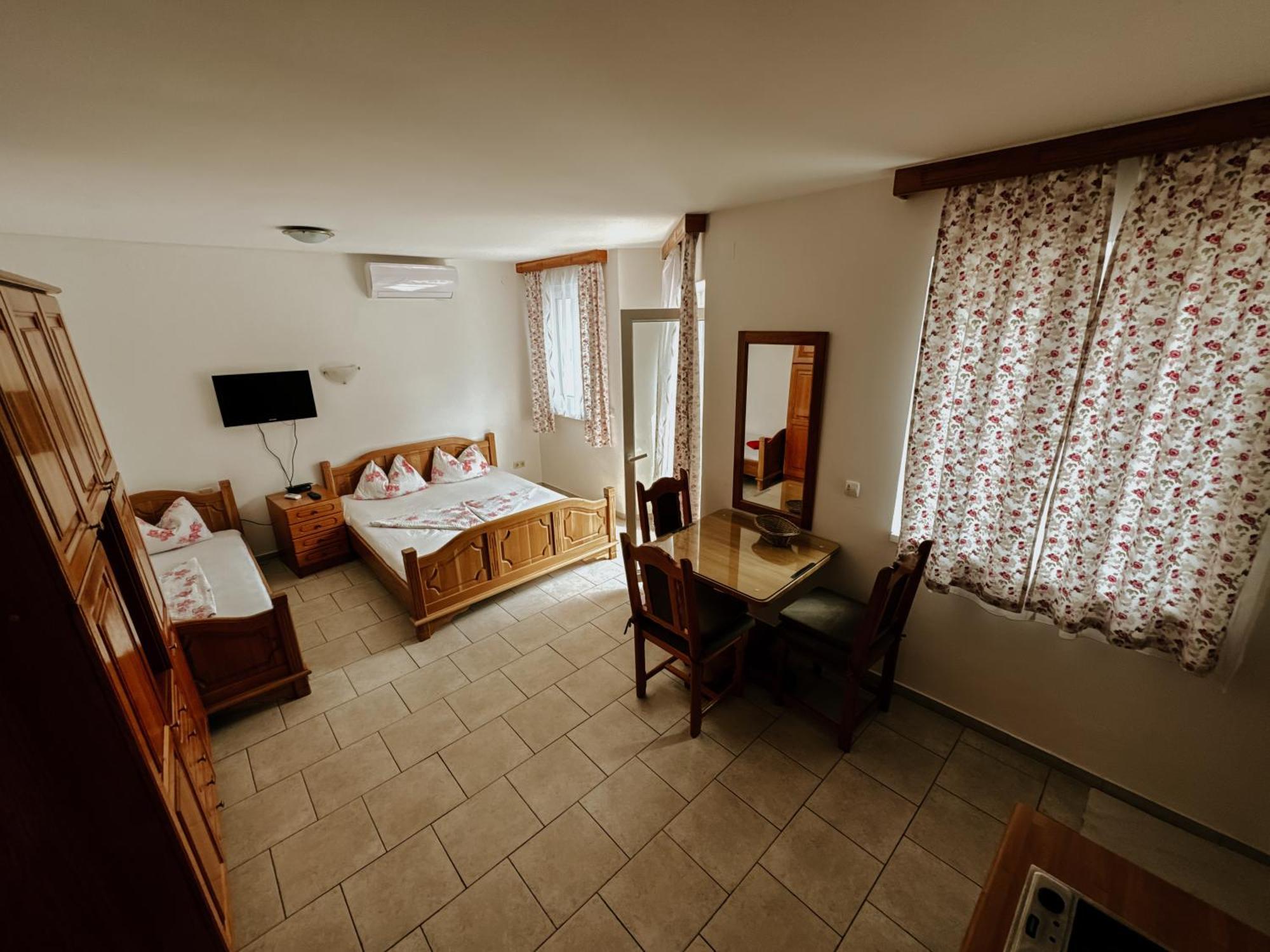 Krk Kornic Apartments Extérieur photo
